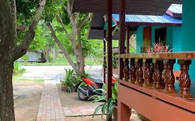 Baan Hin Kong Beach Resort